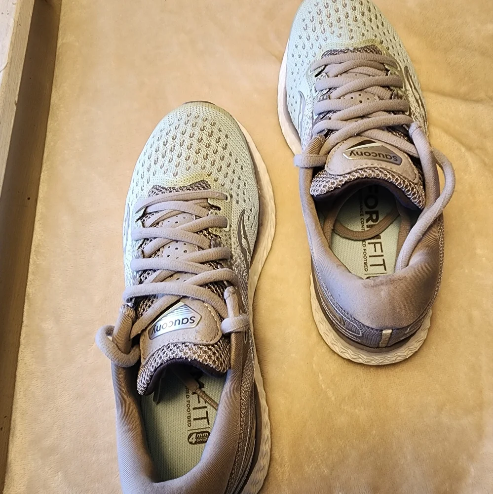 Saucony Mint Green Athletic Sneakers - Picture 2 of 11